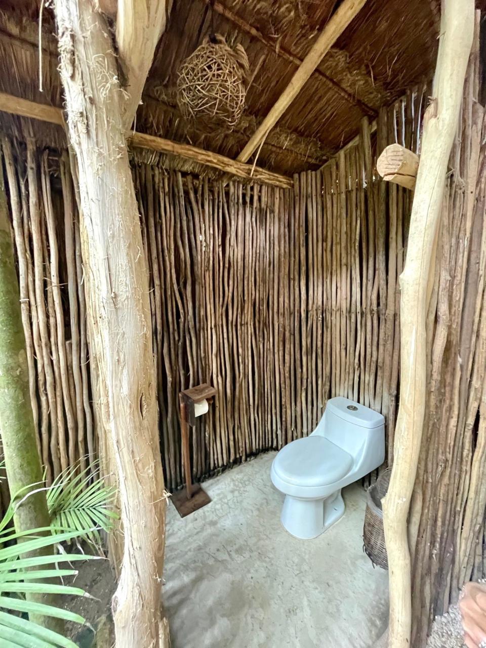 Habitas toilet