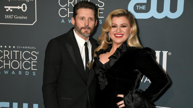 Kelly Clarkson Will Pay Ex-Husband Brandon Blackstock Over $1.3 Million in  Divorce Settlement