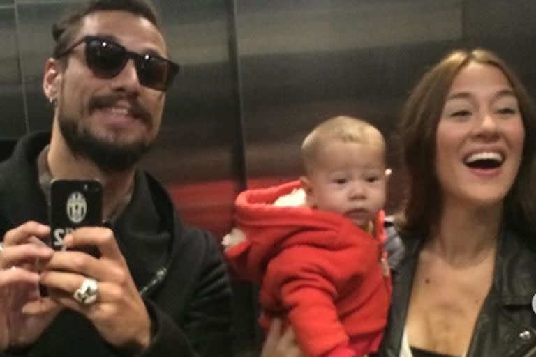 Daniel Osvaldo y Jimena Barón junto a Morrison, el hijo que tuvieron juntos poco antes de separarse