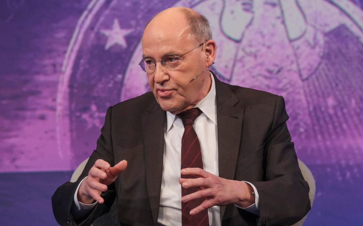 Linken-Politiker Gregor Gysi blickt mit wenig Optimismus auf die Landtagswahlen: "Das Problem kommt zu uns, und es ist gewaltig." (Bild: WDR/Oliver Ziebe)