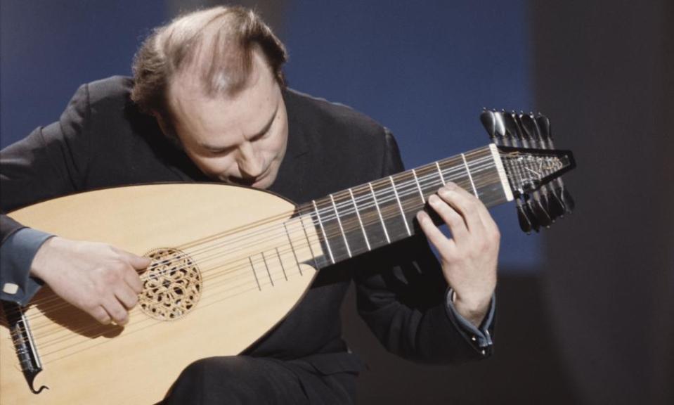 Julian Bream plays the lute, circa 1975