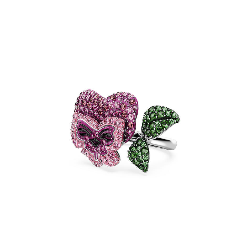 Swarovski Ice in Wonderland cocktail ring. (PHOTO: Swarovski)