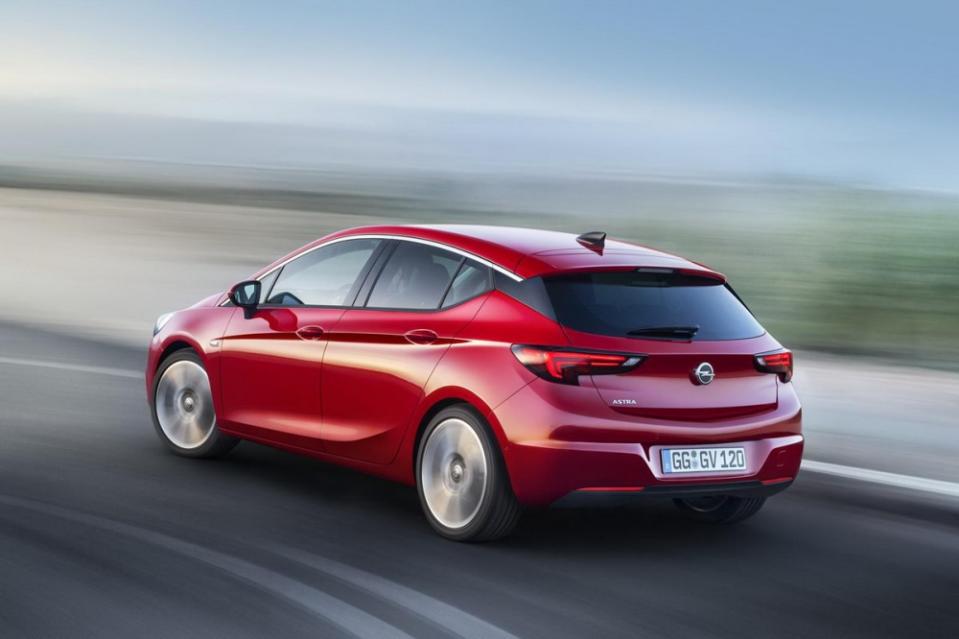 運動掀背「Astra K」震撼登場，德國老牌Opel嘔心瀝血之作！
