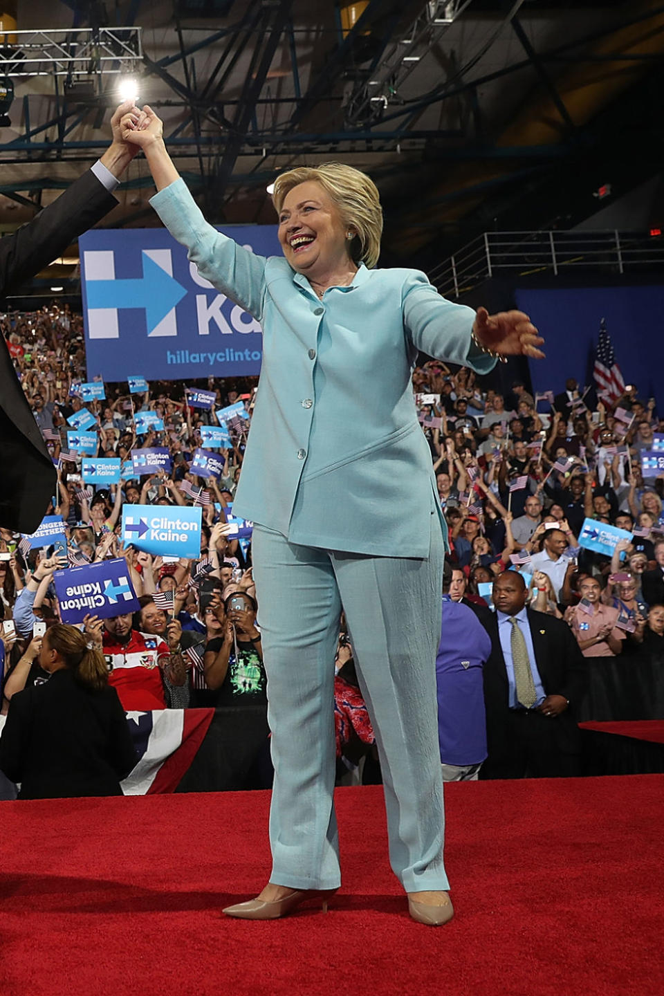 hbz-hrc-pantsuit-25-2016-GettyImages-579357966