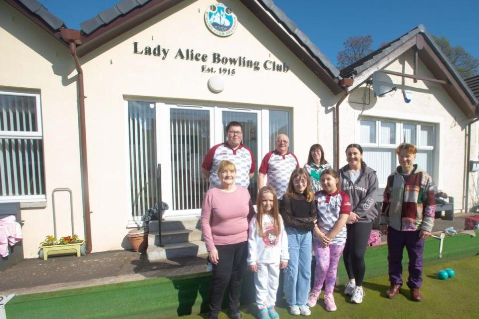 Youngsters try out bowling at Lady Alice Bowling Club <i>(Image: Alex Craig)</i>