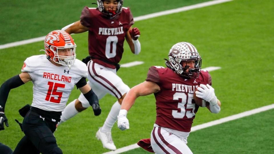 Brenden Anthony (35) got Pikeville’s party started by outsprinting the Raceland defense for a 58-yard touchdown early in the first quarter.