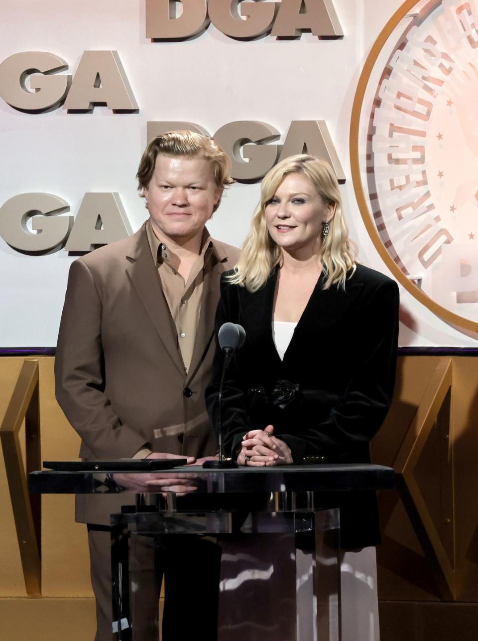 jesse plemons and kirsten dunst speak onstage during the 74th annual directors guild of america awards at the beverly hilton on march 12, 2022 in beverly hills, california