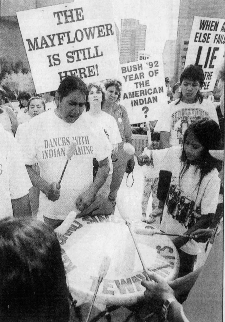 Red Sand Singers perform outside Phoenix Civic Plaza to protest interference with gambling on Indian Reservations. (Published May 29, 1992)