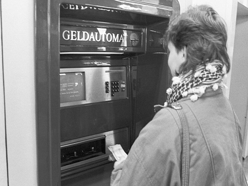 Der Geldautomat hat Geburtstag: Seit 50 Jahren die richtigen Scheine