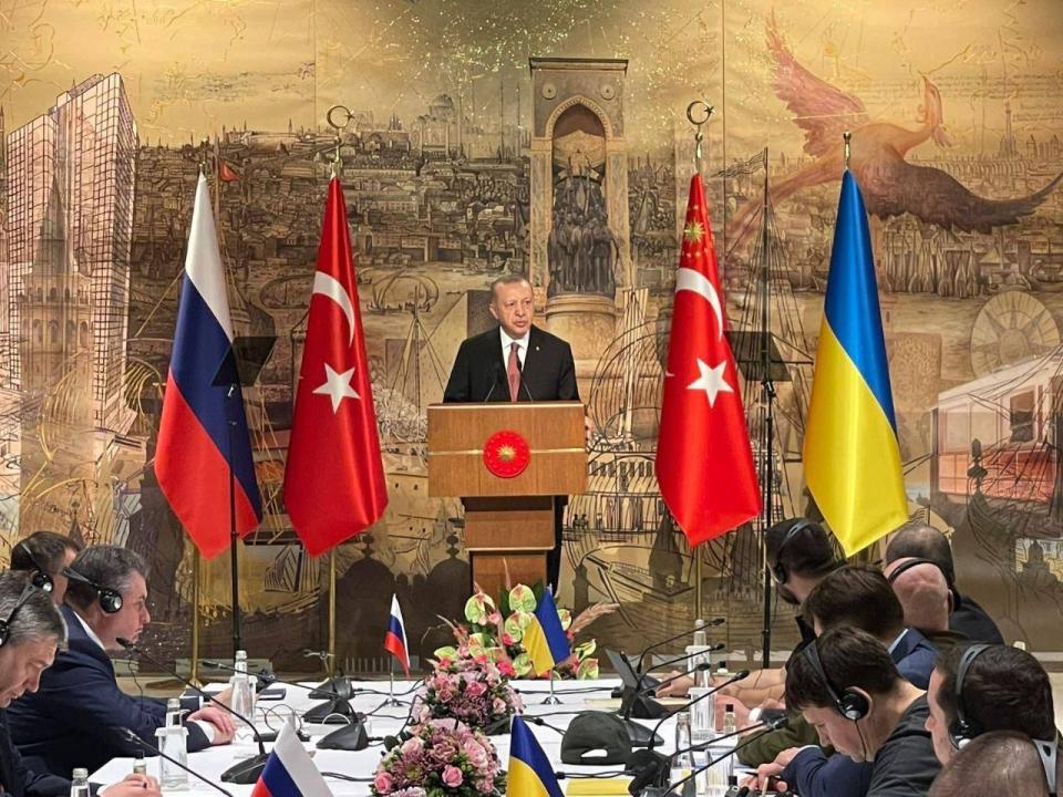 俄烏雙方29日在土耳其伊斯坦堡最新一輪談判。   圖：翻攝 SZR推特