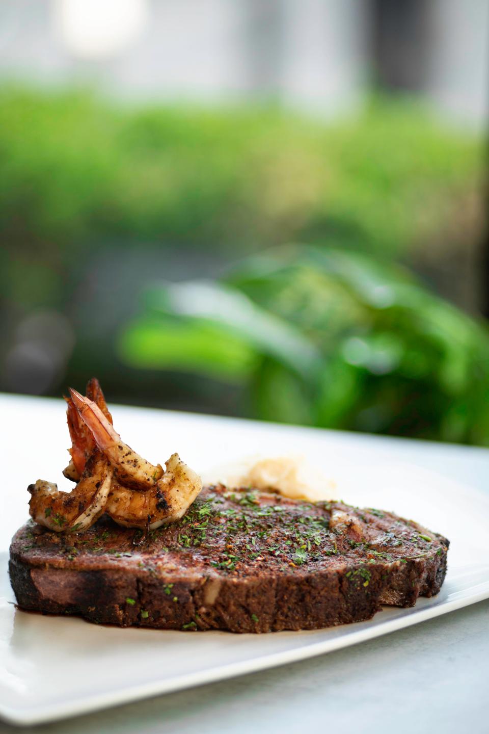 Treat Dad to Kona Grill with Kona Grill’s Signature Kona-Mosa Brunch, available Saturday and Sunday. Dishes will include a Big Daddy Surf & Turf 20-ounce prime rib paired with grilled prawns.