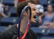 <p>Murray spent much of 2017 and 2018 playing through the pain barrier. (Getty Images) </p>