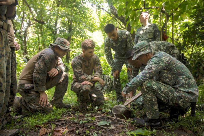 Reconnaissance Marines jungle warfare Philippines
