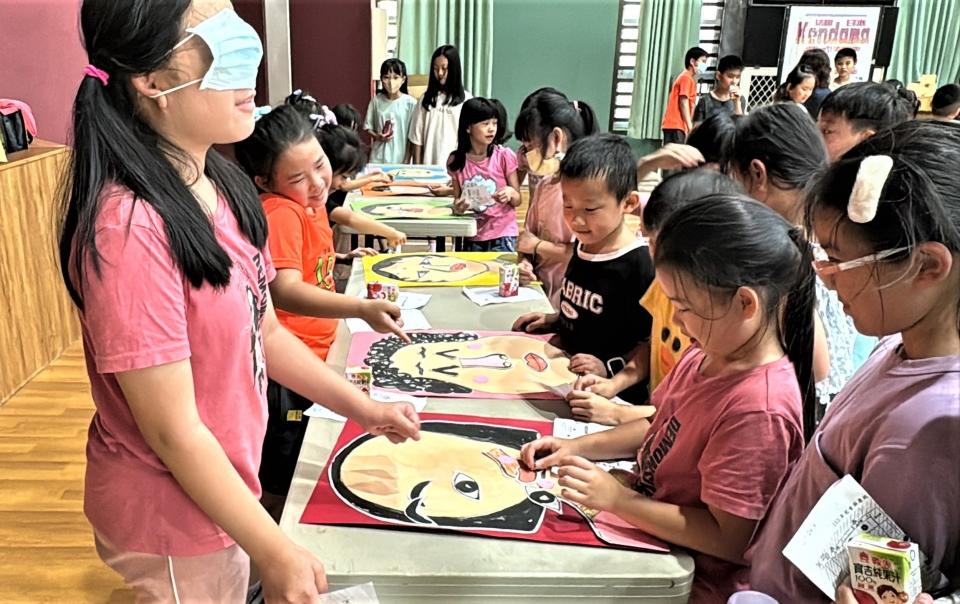 頂埔國小學生體驗日本笑福面新年傳統遊戲