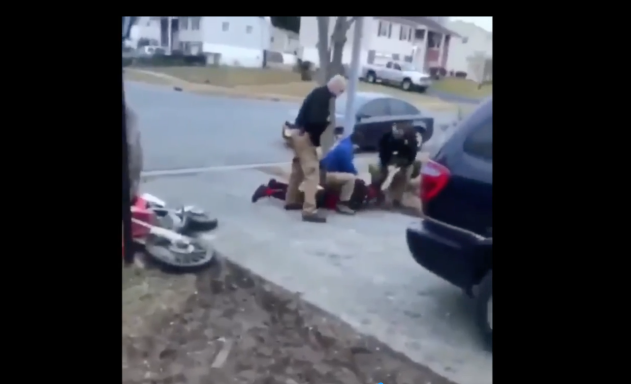 16-year-old Roger Brown from Delaware was pummeled by police during an arrest for suspected drug dealing and the violent video is under investigation. (Screenshot: Twitter/Delaware Online)