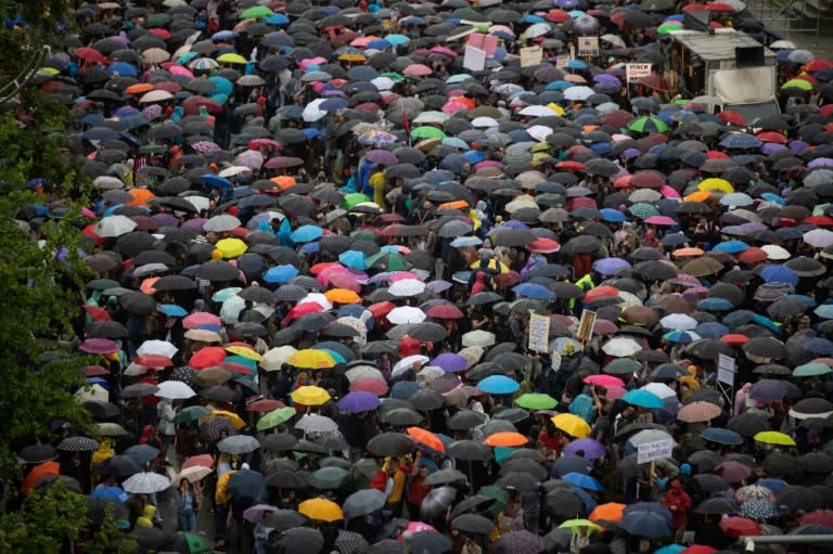 Die Proteste nahmen nach den Massenerschießungen vom 3. und 4. Mai Gestalt an, bei denen 18 Menschen starben und 20 verletzt wurden