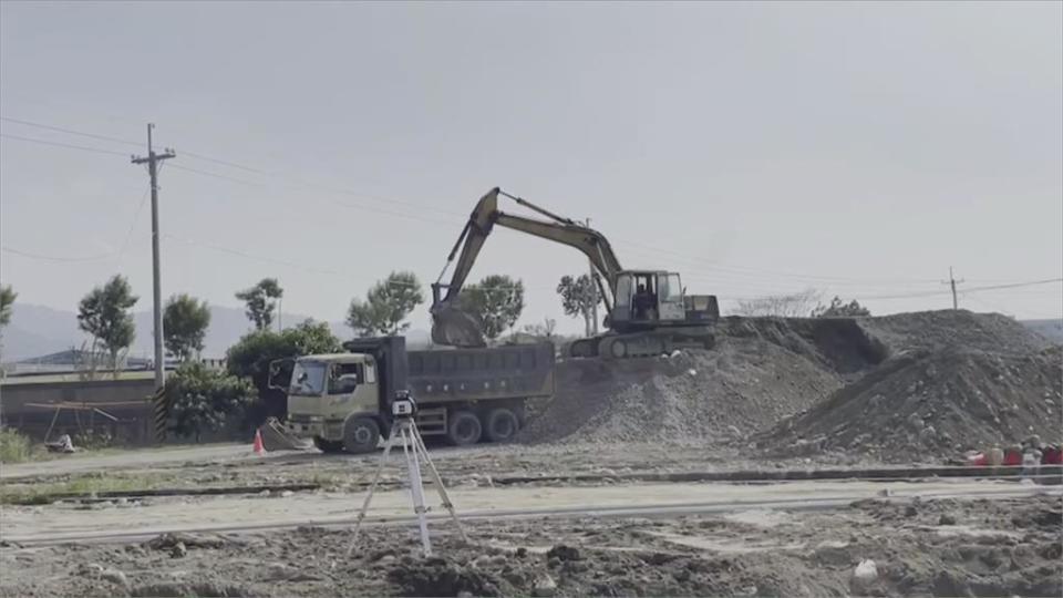 施工害家園遭沙塵吞沒　雲林村民怒包圍台電工地