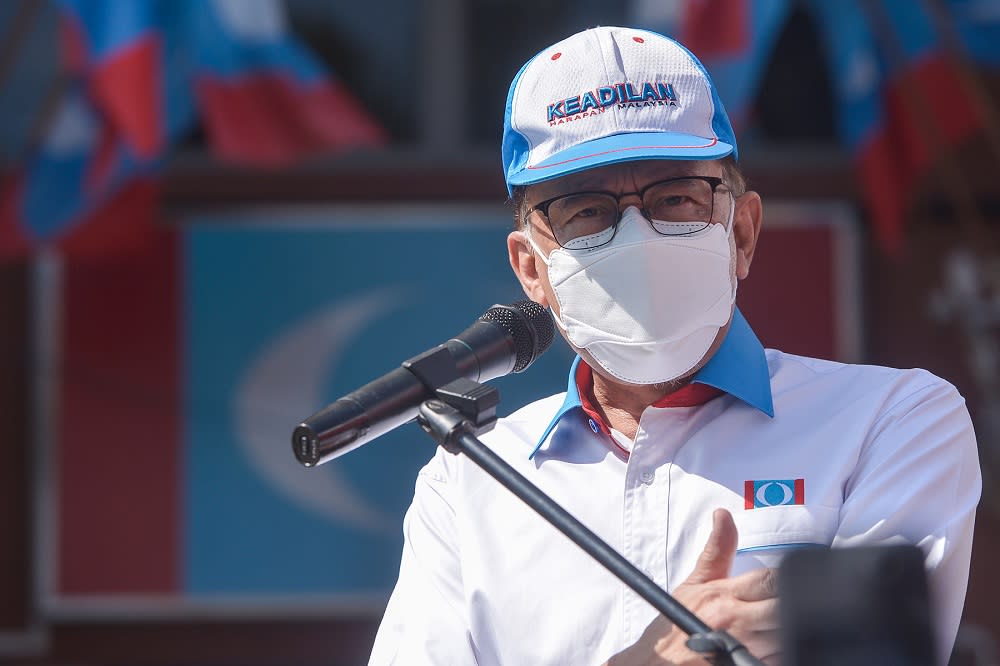 PKR president Datuk Seri Anwar Ibrahim speaks during launch of the ‘Jelajah Peduli Rakyat’ national tour in Petaling Jaya September 17, 2021. ― Picture by Miera Zulyana