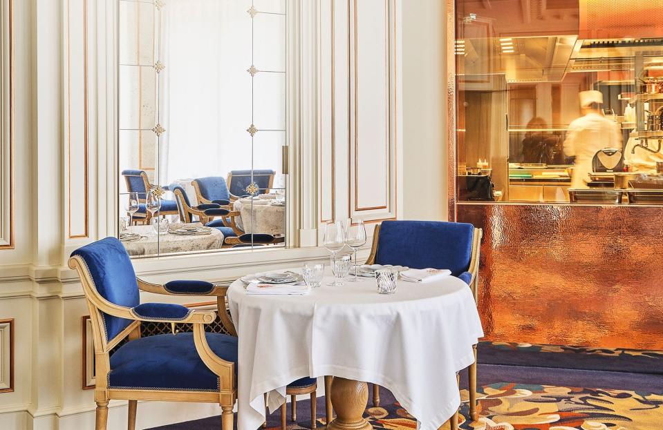 Guide Michelin : le restaurant Espadon, l’écrin du Ritz de la cheffe nouvellement étoilée Eugénie Béziat