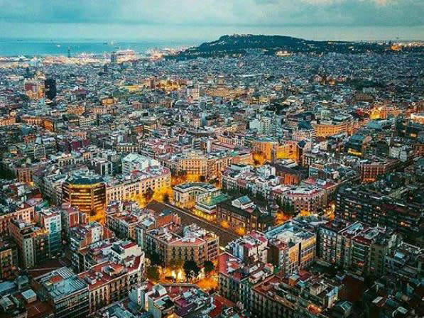 <p>Barcelone se classe à la 10ème place des villes les plus aimées sur Instagram en 2017. La ville catalane n’a rien perdu de sa popularité.<br> Crédit photo : Instagram @ </p>