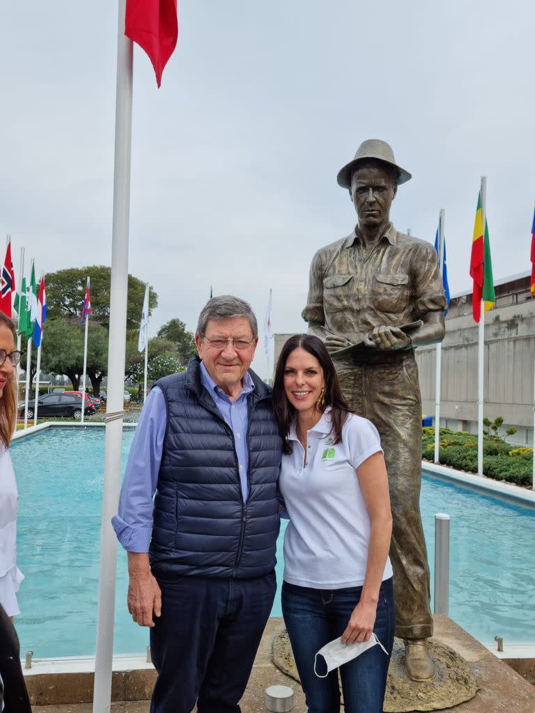 Roberto Peiretti con Julie Borlaug, nieta del Dr. Norman Borlaug