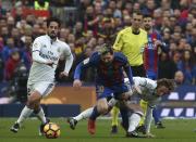 Football Soccer - Barcelona v Real Madrid - Spanish La Liga Santander- Nou Camp Stadium, Barcelona, Spain - 3/12/16. Real Madrid's Daniel Carvajal and Luka Modric and Barcelona's Lionel Messi in action during the "Clasico". REUTERS/Sergio Perez