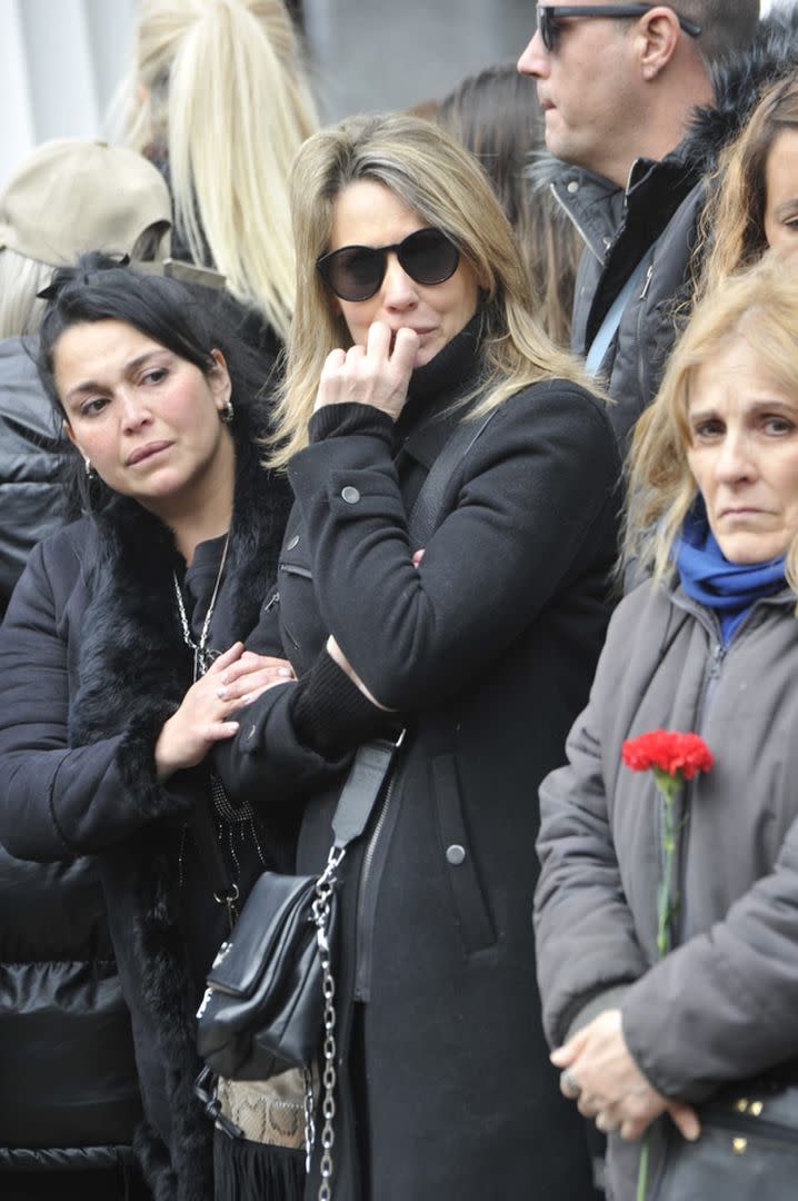 Con gafas negras, Rocío Marengo fue otra de las que dijo presente. En los últimos días, la modelo compartió algunas fotos retro de su amistad con Luna