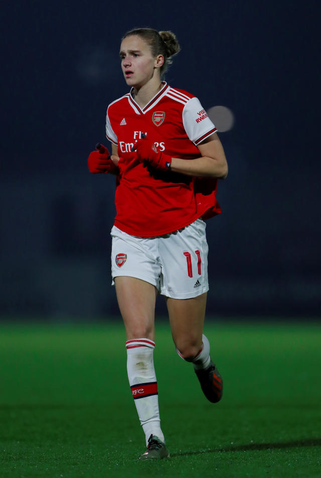 Vivianne Miedema scores six as Arsenal breaks WSL record