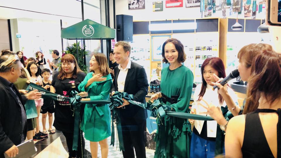 Fann Wong at the opening of The Body Shop at Jewel Changi. (PHOTO: Wenting/ Yahoo Lifestyle Singapore)