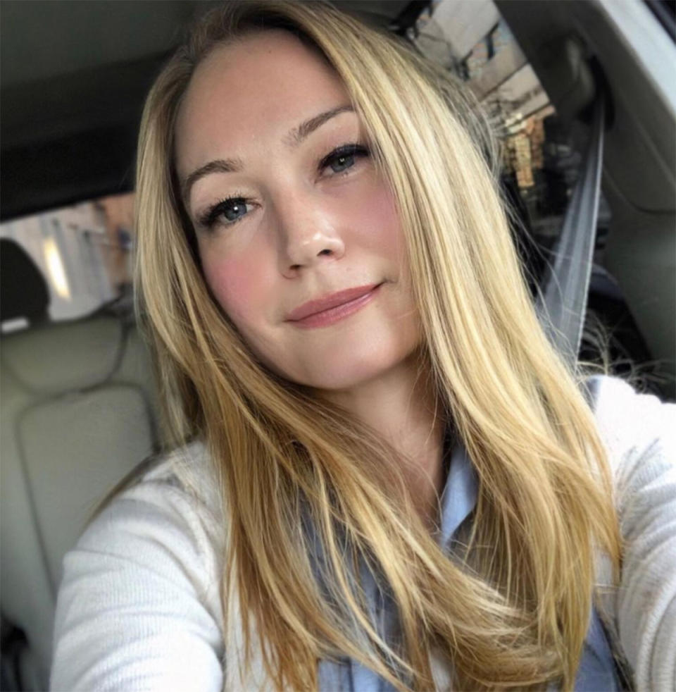 A selfie of Sarah Wynter in the car. Photo: Instagram/sarahwynterofficial.