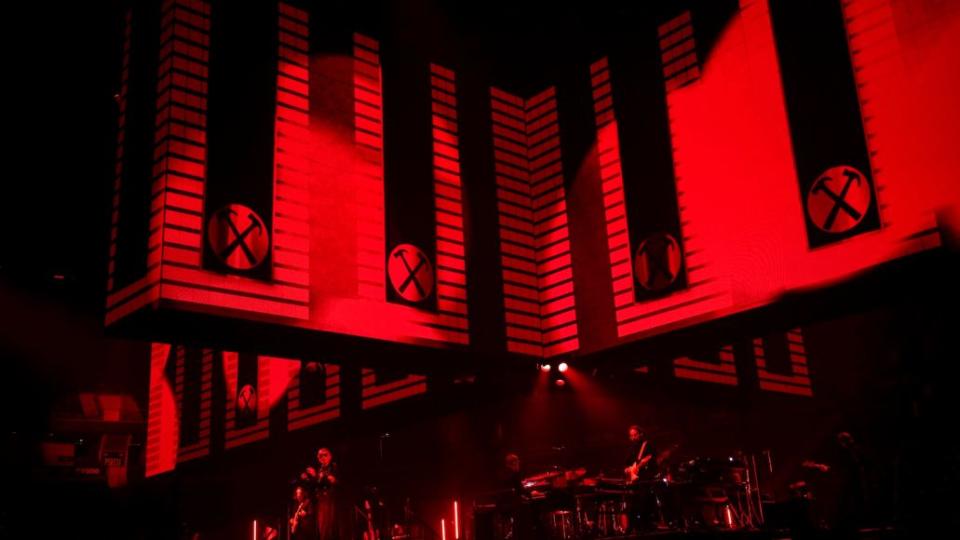 roger waters tour concert review this is not a drill
