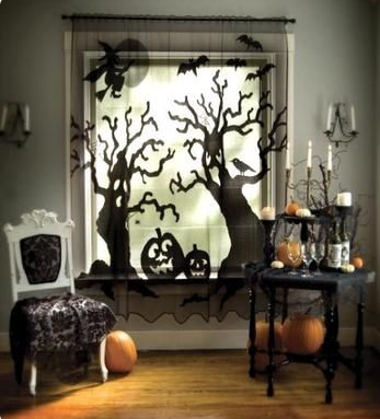 <p>Spooky window sillouettes will be sure to make your house stand out for trick or treaters. There has been a 150 per cent increase in searches for cut out inspiration on Pinterest in 2018. Photo: <a rel="nofollow noopener" href="https://www.pinterest.com.au/pin/524950900295080998" target="_blank" data-ylk="slk:Pinterest;elm:context_link;itc:0;sec:content-canvas" class="link ">Pinterest</a> </p>