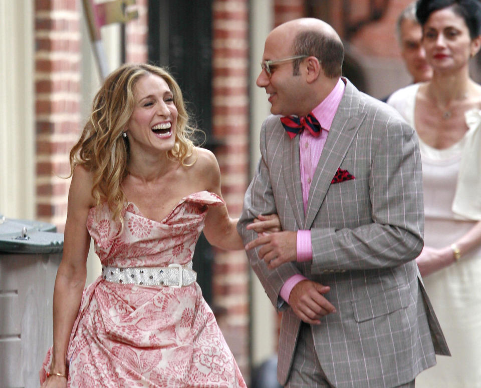 NEW YORK - OCTOBER 01:  Actress Sarah Jessica Parker  and actor Willie Garson sighting filming a scene for the movie &quot;Sex and The  City&quot;  on location in the west village on October 01 2007 in New York City  (Photo by Marcel Thomas/FilmMagic) 