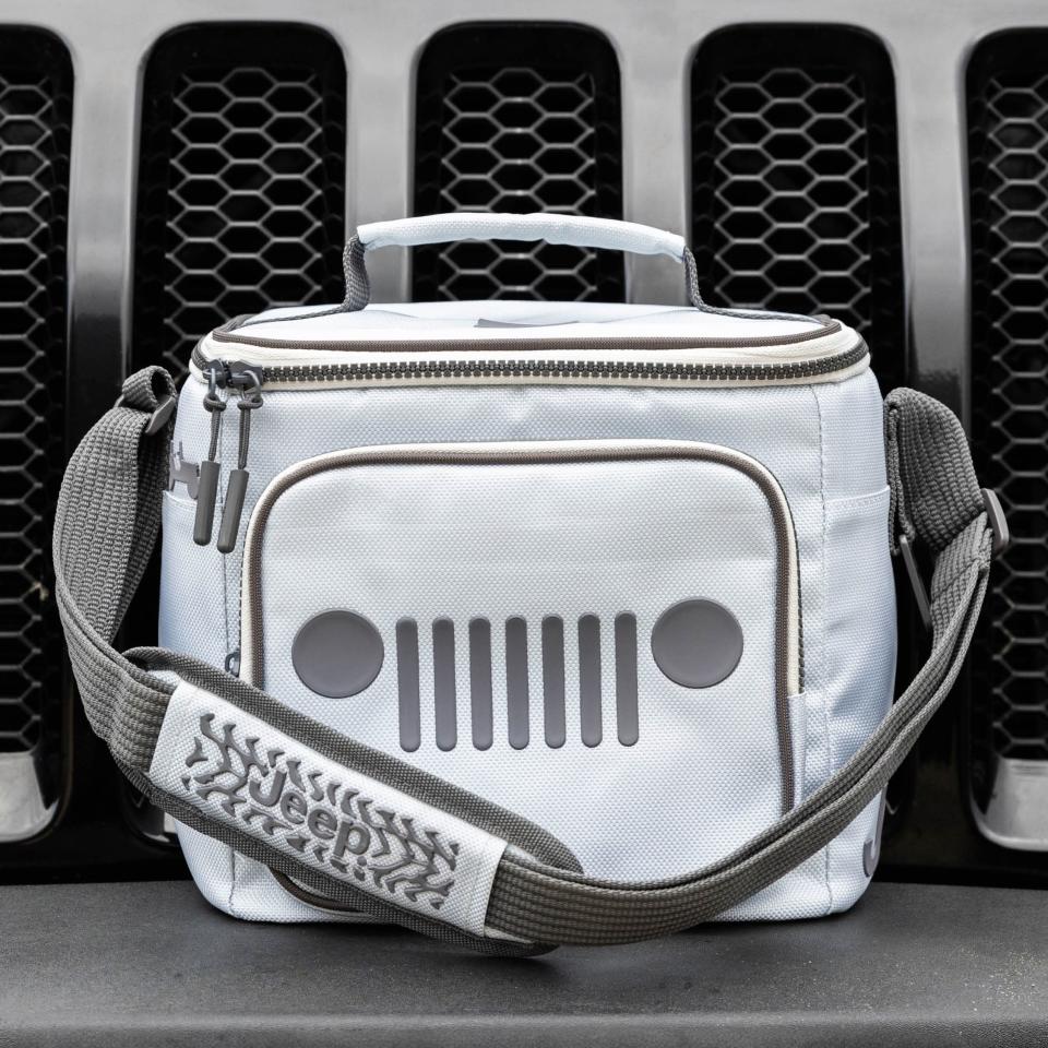 <p><a href="https://go.redirectingat.com?id=74968X1596630&url=https%3A%2F%2Fwww.igloocoolers.com%2Fproducts%2Fjeep-off-road-square-lunch-cooler-bag&sref=https%3A%2F%2Fwww.popularmechanics.com%2Fcars%2Fg46626530%2Figloo-jeep-cooler%2F" rel="nofollow noopener" target="_blank" data-ylk="slk:Shop Now;elm:context_link;itc:0;sec:content-canvas" class="link ">Shop Now</a></p><p>x Jeep Off-Road Lunch Cooler Bag</p><p>igloocoolers.com</p><p>$29.99</p><span class="copyright">Igloo</span>