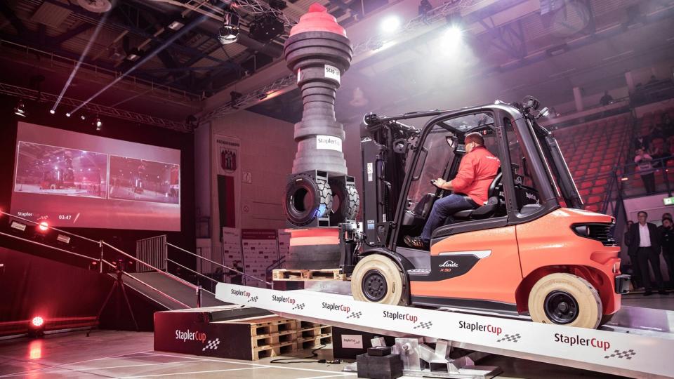 Germany's Forklift Obstacle Course Championship Needs to Be an Olympic Sport photo