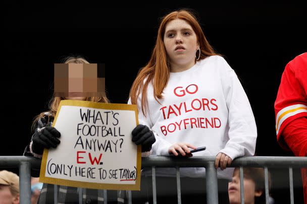 And this negative response wasn’t limited to Swift herself: One of Swift's fans said on social media that she was also “harassed” by Patriots supporters for attending the game wearing Swift merchandise.