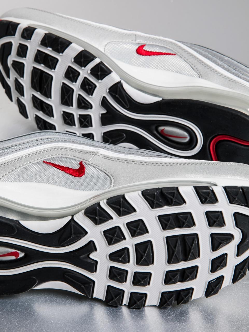 The divisive Air Max style is speeding back into your sneaker rotation.