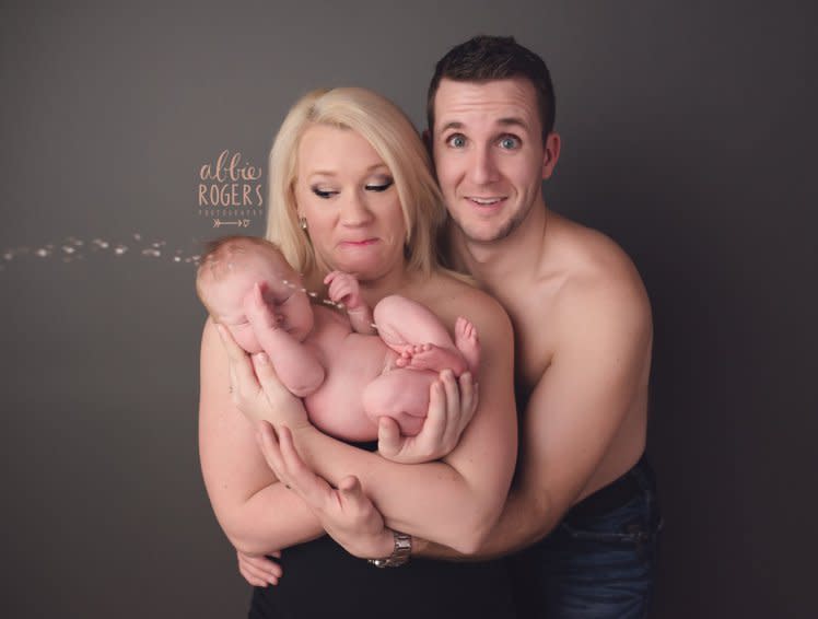 Photographer Abbie Rogers captured the hilarious moment this family portrait was interrupted by nature’s call. 