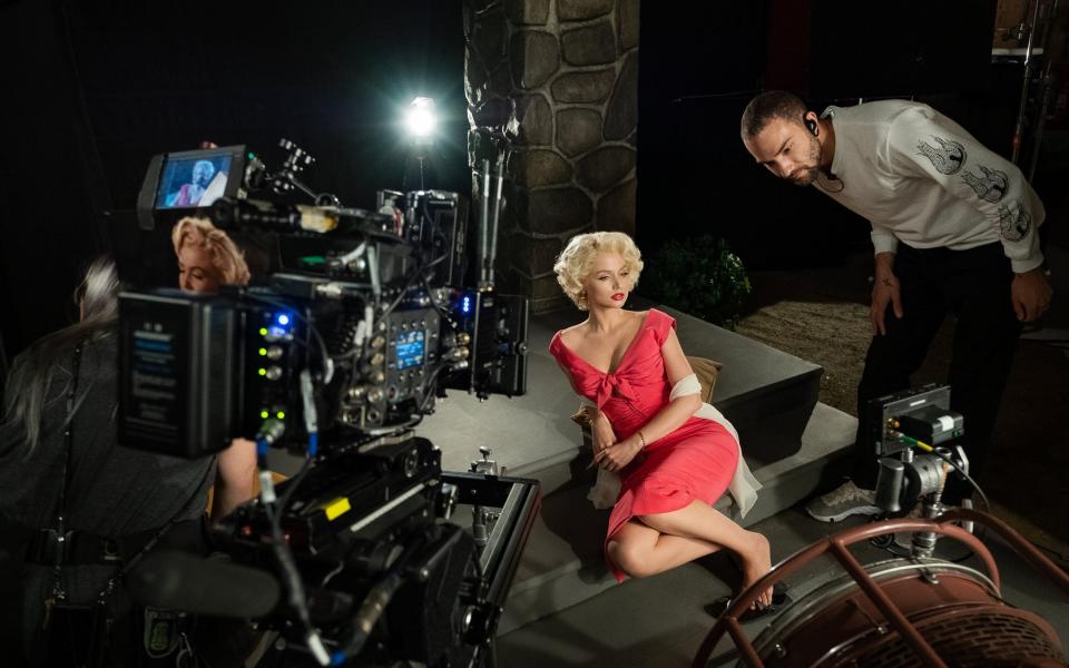 Ana de Armas as Marilyn Monroe on the set of Blonde - Matt Kennedy /Netflix