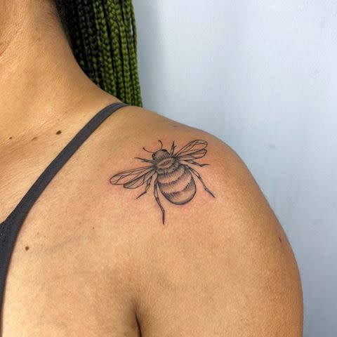 <p>Some people loathe bees, while others find them adorable. If you happen to be the latter, this detailed tattoo is for you. </p><p><a href="https://www.instagram.com/p/B4ye0KlFdEE/" rel="nofollow noopener" target="_blank" data-ylk="slk:See the original post on Instagram;elm:context_link;itc:0;sec:content-canvas" class="link ">See the original post on Instagram</a></p>