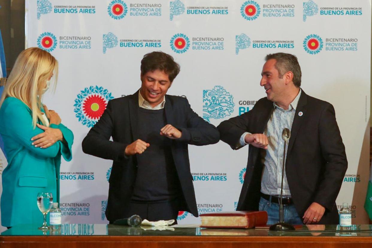 Kicillof delegó las negociaciones en el "Cuervo" Larroque, que afirmó que 300 familias de unas 1900 ya aceptaron el retiro voluntario antes del 15 de octubre