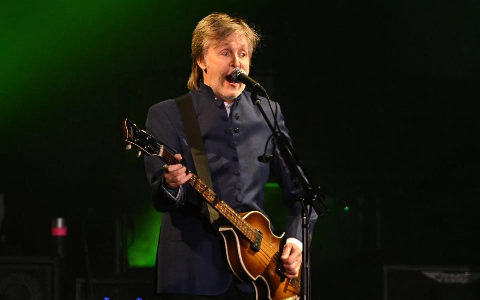 Paul McCartney headlines Glastonbury 2022 - REUTERS/Dylan Martinez