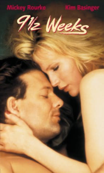 <b>Nueve semanas y media</b> (1986). ¿Aficionados a los juegos eróticos? ¿Por qué no inspirarse en los que ponen en práctica Elizabeth y John, los personajes de Kim Basinger y Mickey Rourke? En esta sugestiva historia, una mujer que trabaja en una galería de arte y un hombre que ella apenas conoce se involucran en una apasionada seguidilla de encuentros de alto voltaje.