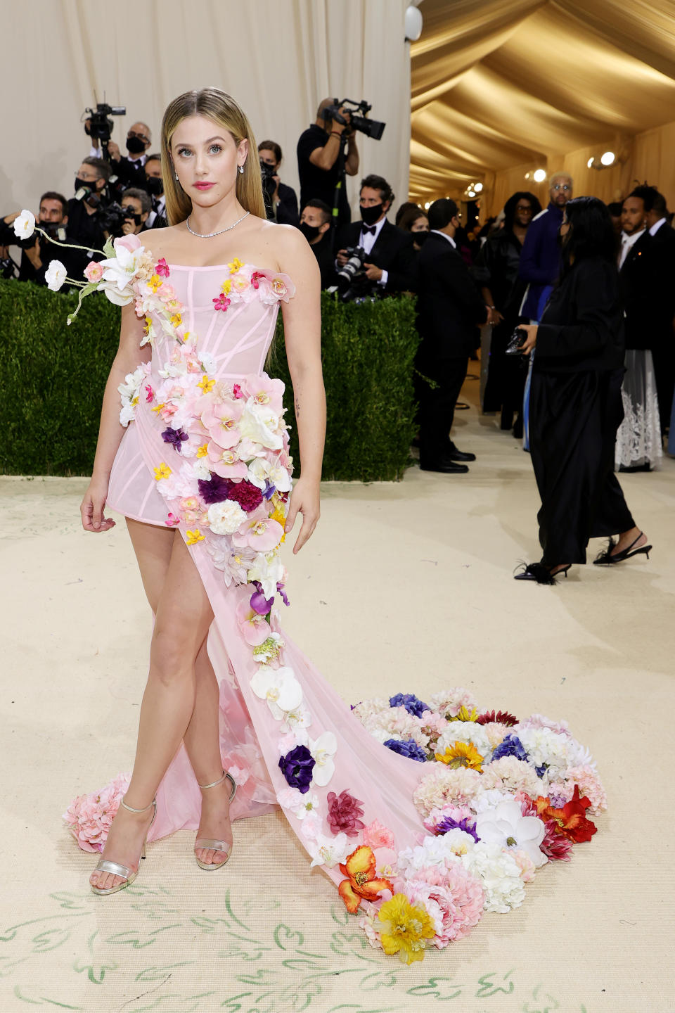 Lili Reinhart attends The 2021 Met Gala Celebrating In America: A Lexicon Of Fashion at Metropolitan Museum of Art on September 13, 2021 in New York City. (Getty Images)
