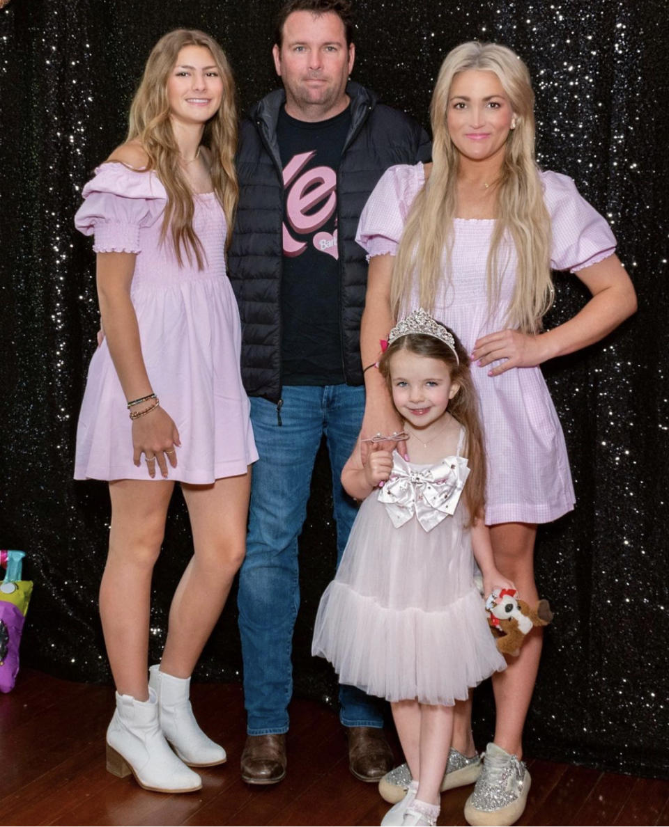 Maddie and Jamie Lynn wearing matching dresses for Ivey's 5th birthday. (Instagram/Jamie Lynn Spears.)