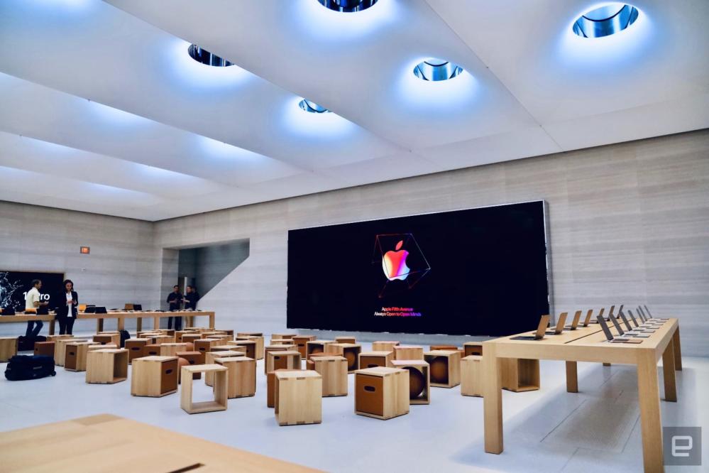 Apple Store Fifth Avenue reopening: We go inside 'The Cube' - CNET