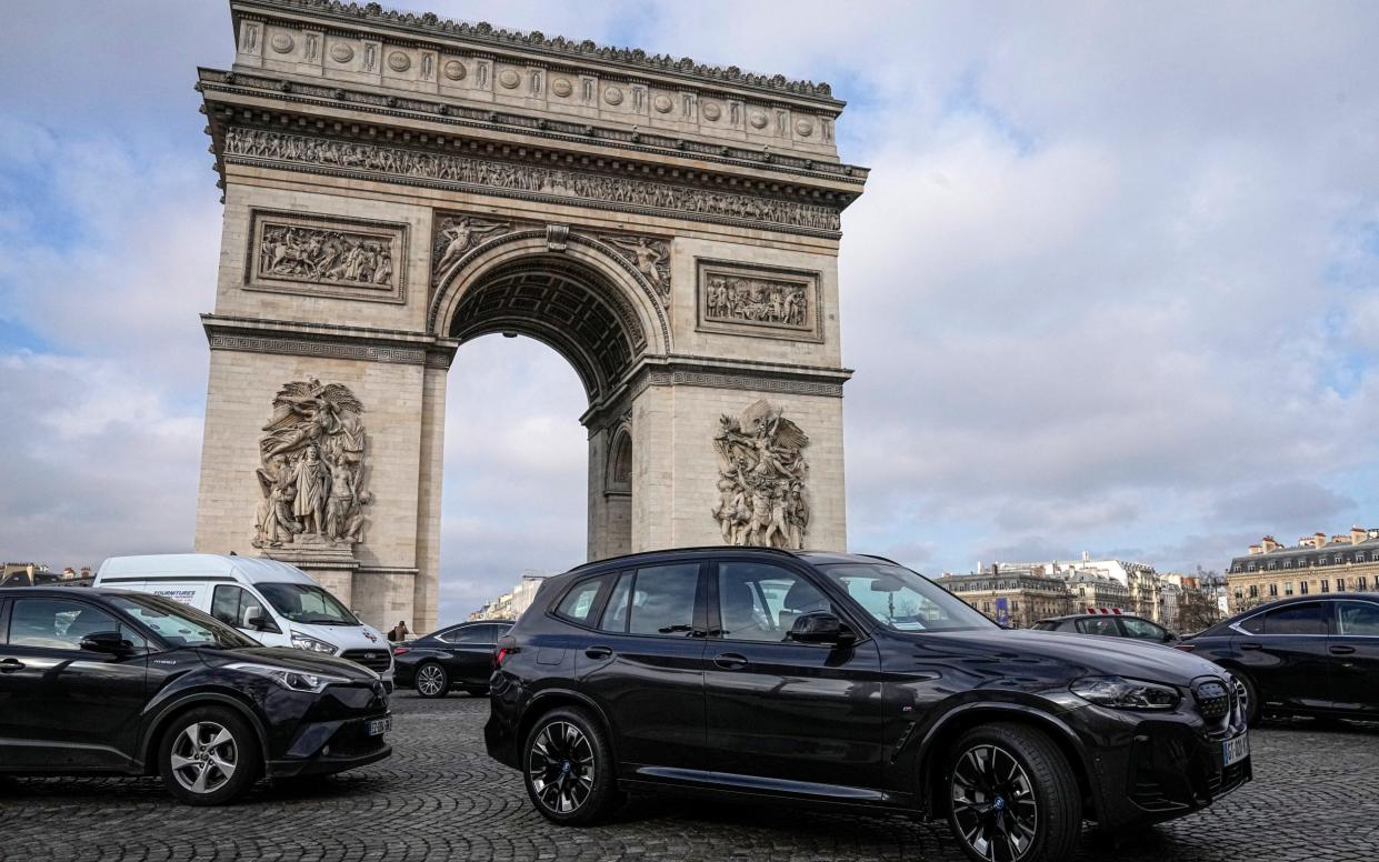 paris suv charges