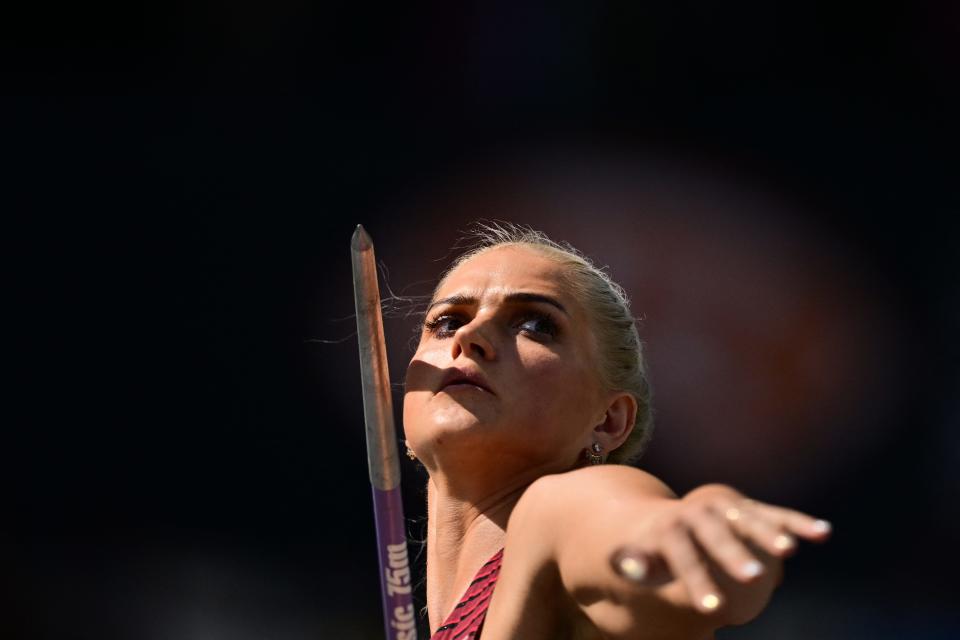 Latvijas pārstāve Līna Muzi-Sirmā startē sieviešu šķēpa mešanā A grupā IAAF pasaules čempionātā Nacionālajā vieglatlētikas centrā Budapeštā 2023. gada 23. augustā. (Foto: Ben Stansal/AFP) (Foto: Ben Stansal/AFP) Press via Getty Images)