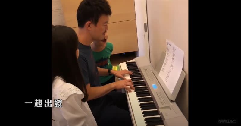 劉軒在MV當中曝光跟兒女一同練歌的模樣。（圖／夢田文創提供）
