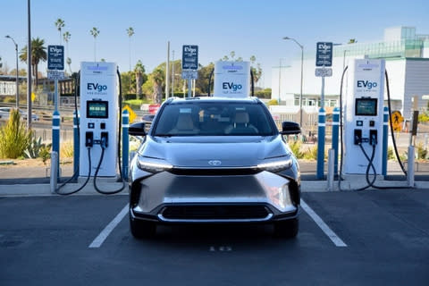 Toyota 2024 bZ4X at an EVgo fast charging station (Photo: Business Wire)